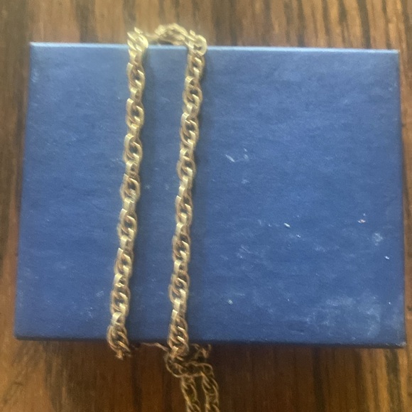 Locket - Picture 2 of 3